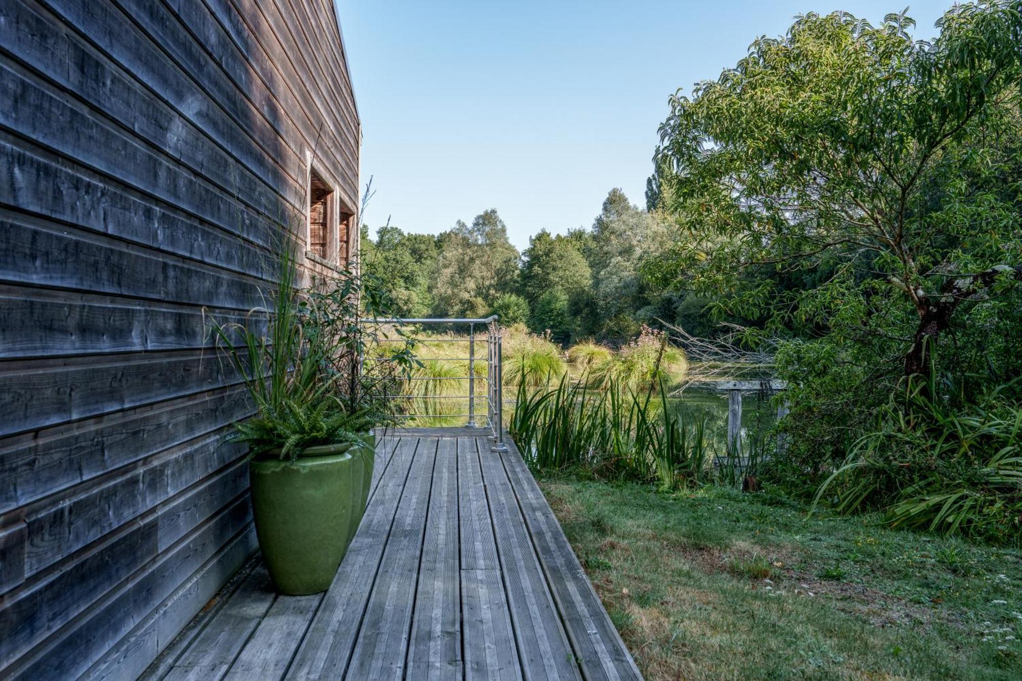 La cabane du pont du Douet Mazières-de-Touraine Extérieur photo